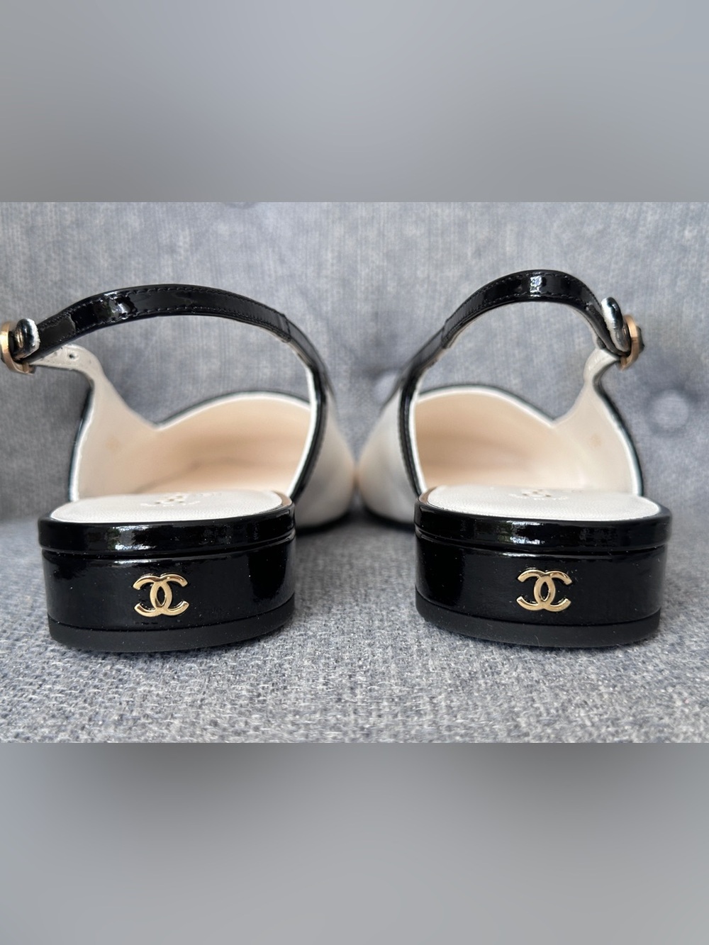 2026B CHANEL WHITE AND BLACK LEATHER SLINGBACKS SHOES with GOLD CC LOGO 38.5 - Picture 12 of 16
